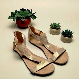 Kenneth. Cole Tan Wedge Sandals sz 11